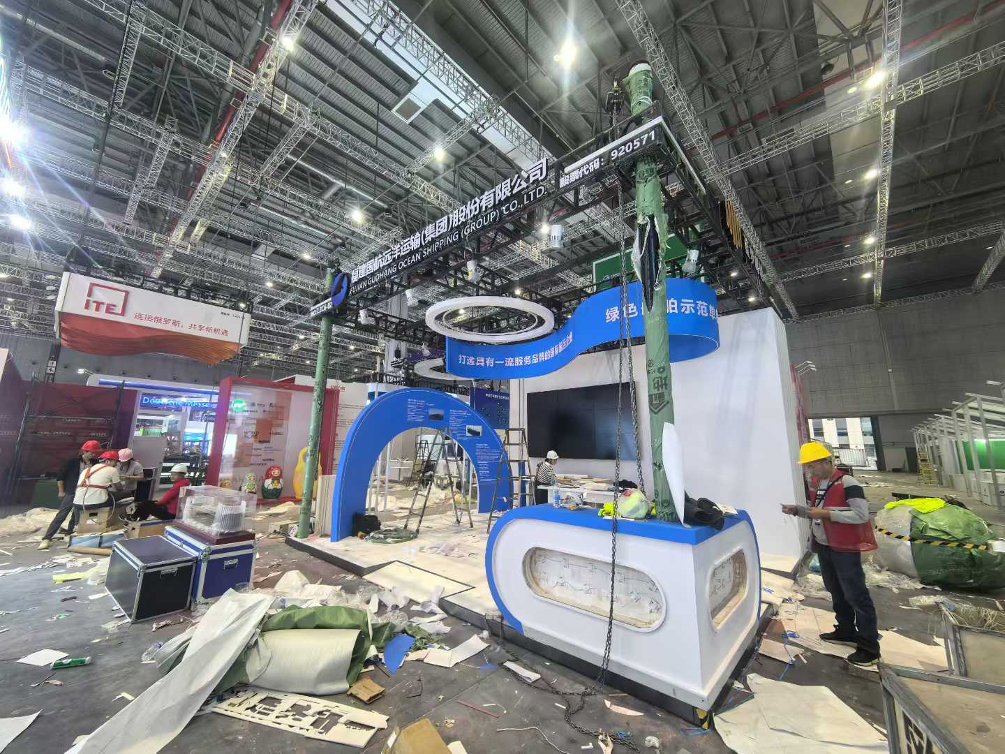 顺动进博会双展馆亮相